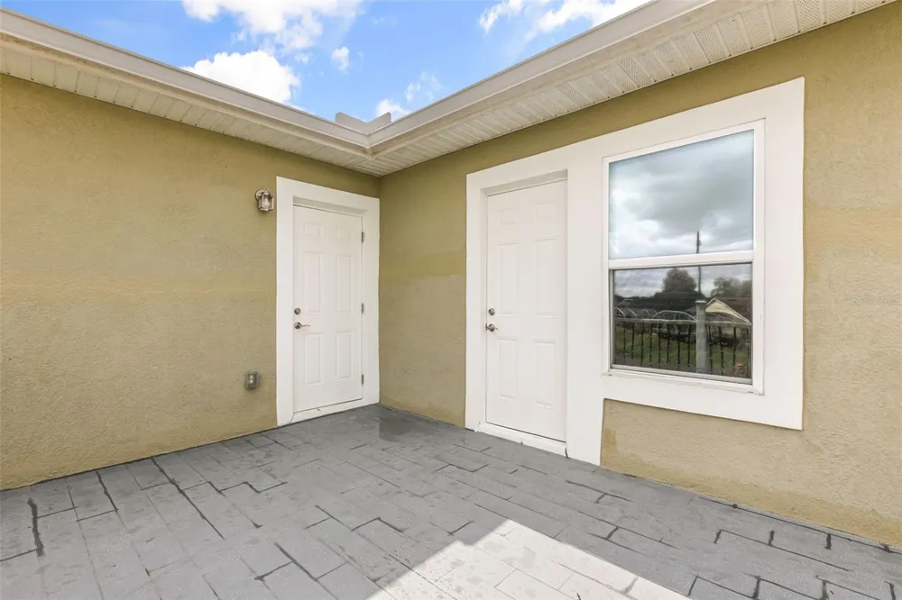 458 LAKE SHORE PARKWAY Davenport, FL 33896