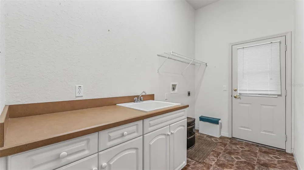 1239 MOTORCOACH DRIVE Polk City, FL 33868