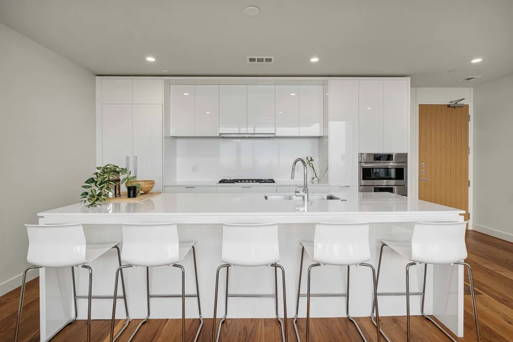 44 East Avenue #4305 Austin, TX 78701