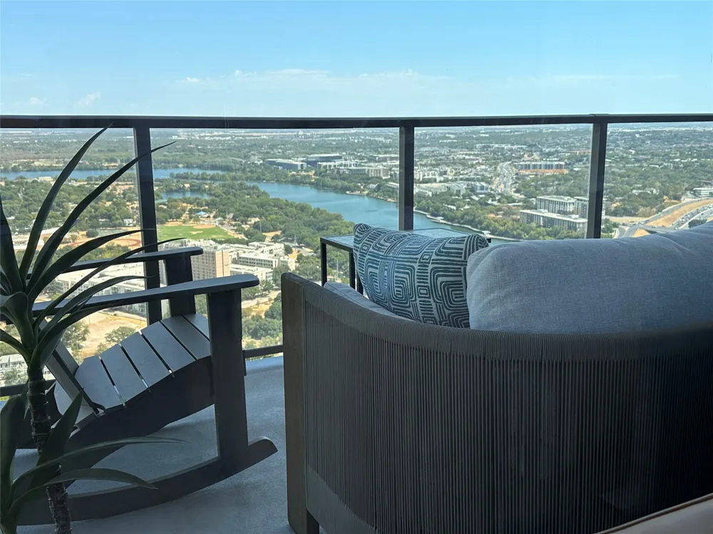 44 East Avenue #4305 Austin, TX 78701