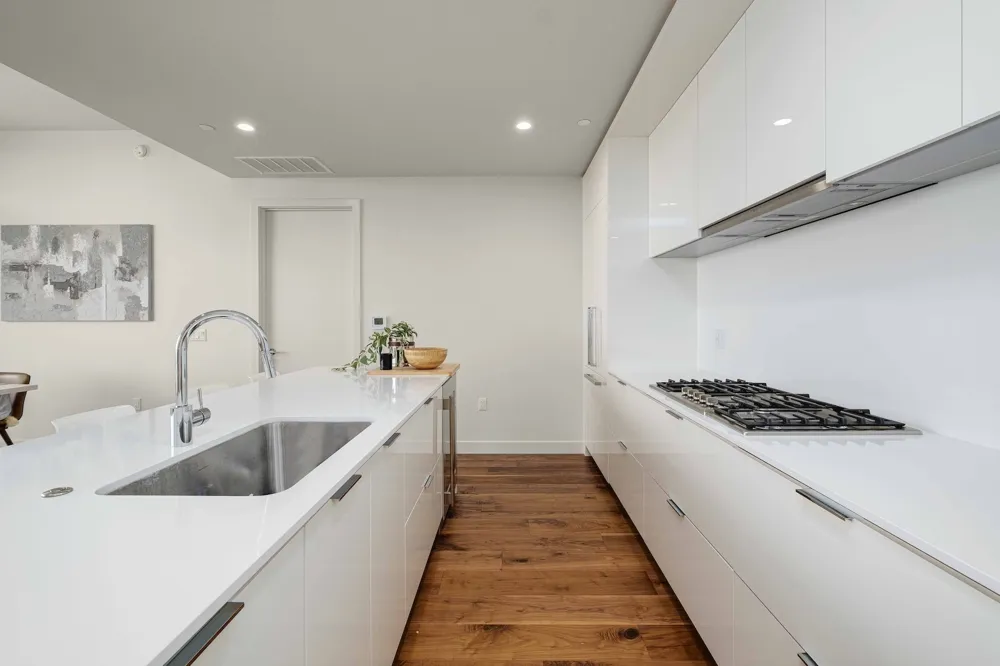 44 East Avenue #4305 Austin, TX 78701