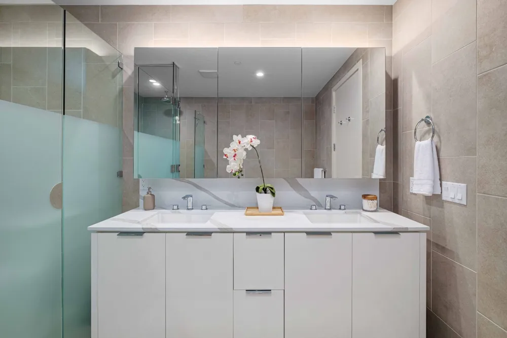 44 East Avenue #4305 Austin, TX 78701