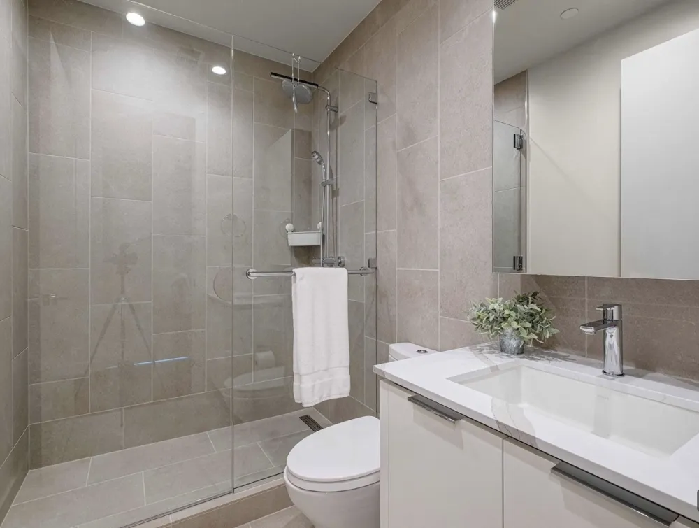 44 East Avenue #4305 Austin, TX 78701