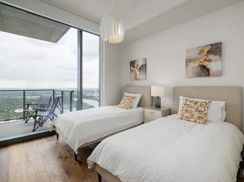 44 East Avenue #4305 Austin, TX 78701