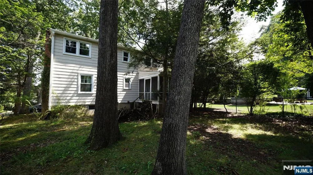 163 Chestnut Drive Wayne, NJ 07470