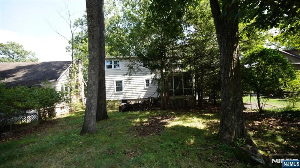 163 Chestnut Drive Wayne, NJ 07470