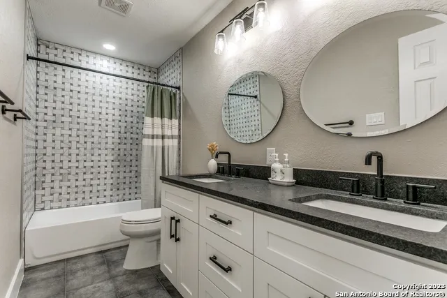 7619 Valley Trails St San Antonio, TX 78250
