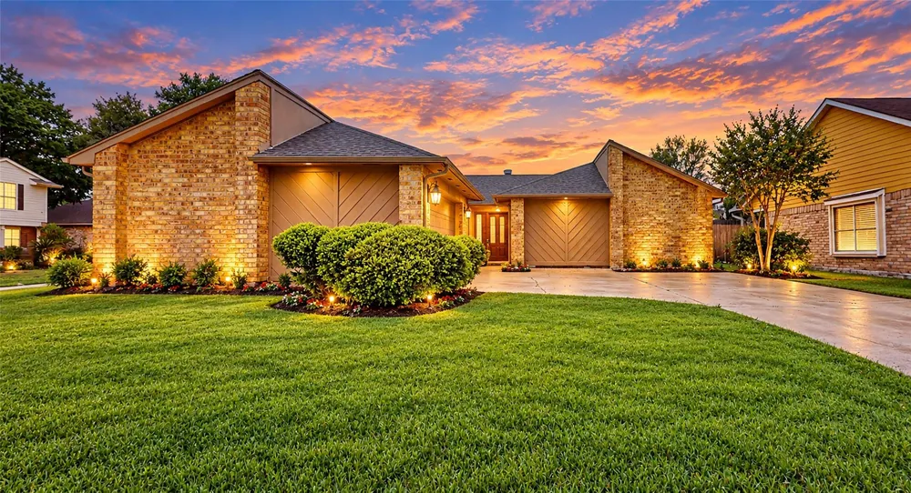 1022 Manorglen Drive Missouri City, TX 77489