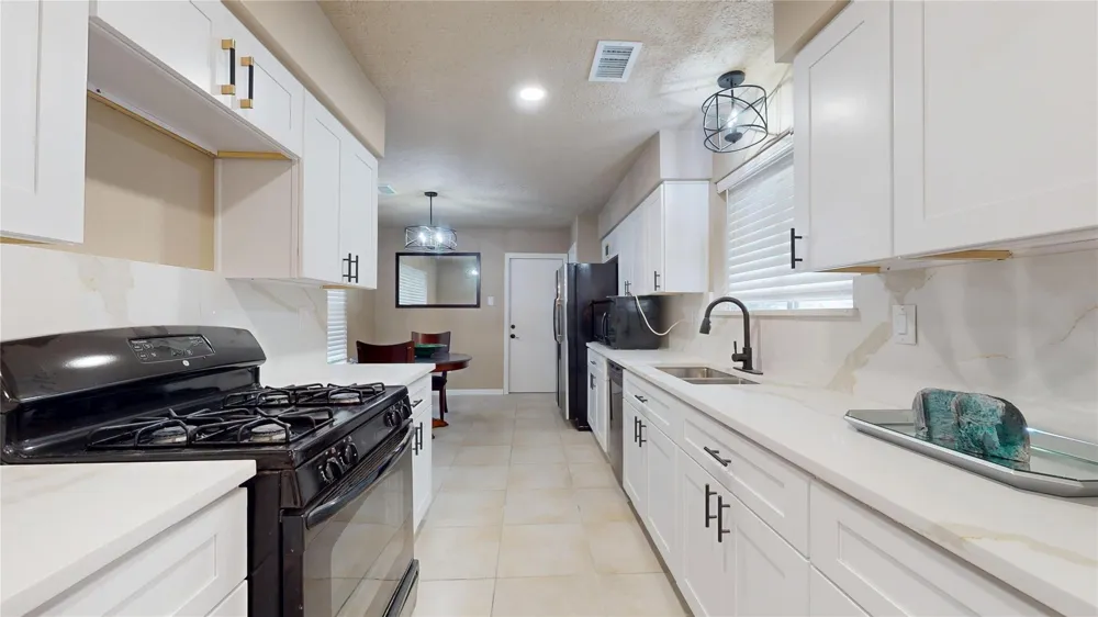 1022 Manorglen Drive Missouri City, TX 77489