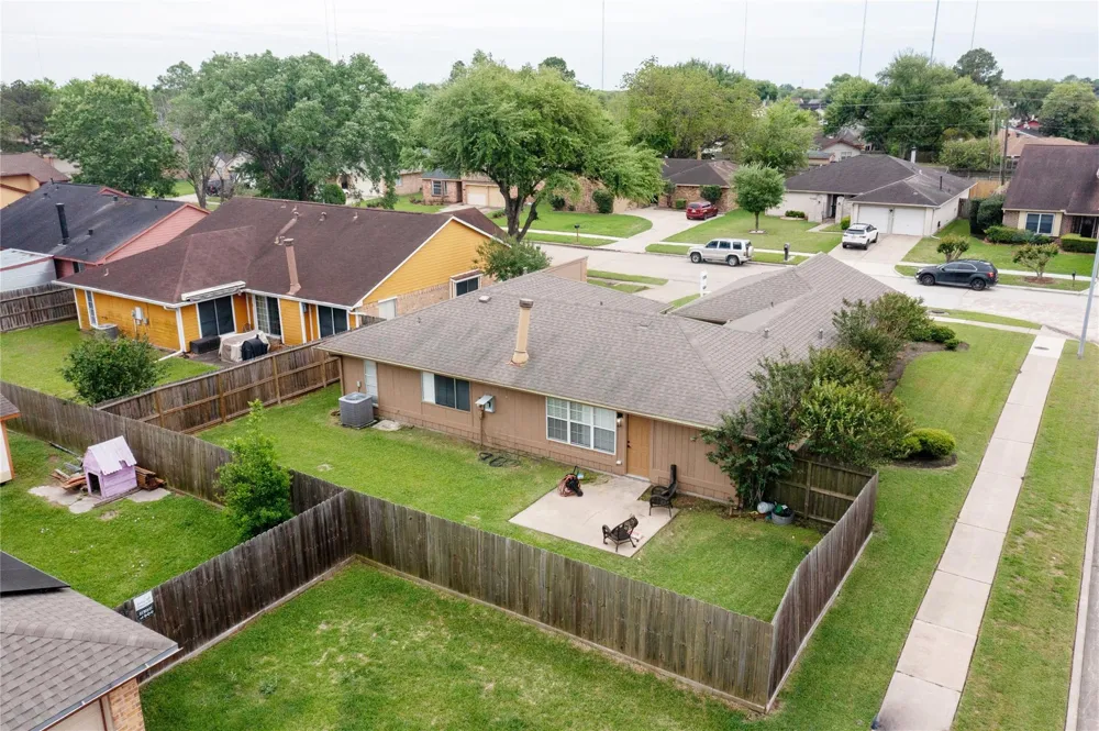 1022 Manorglen Drive Missouri City, TX 77489