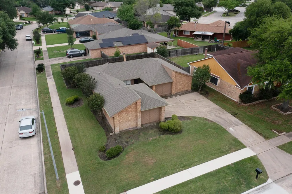 1022 Manorglen Drive Missouri City, TX 77489