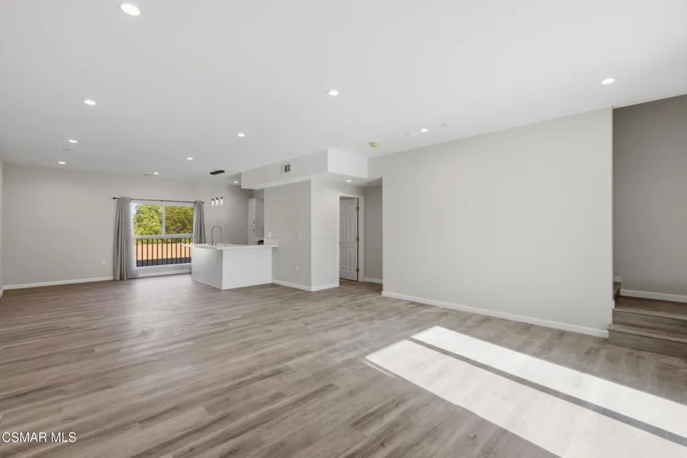 1740 Patricia Avenue #1-6 Simi Valley, CA 93065