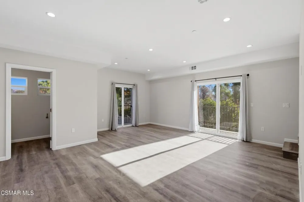 1740 Patricia Avenue #1-6 Simi Valley, CA 93065