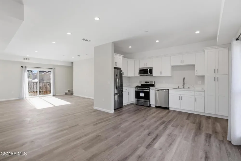 1740 Patricia Avenue #1-6 Simi Valley, CA 93065