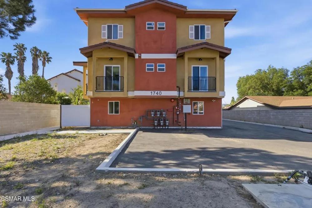 1740 Patricia Avenue #1-6 Simi Valley, CA 93065