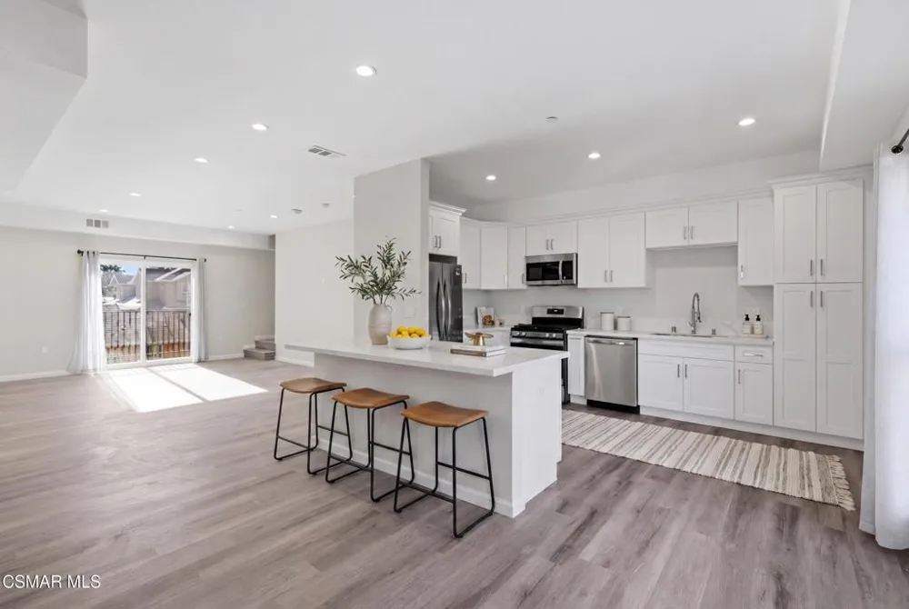 1740 Patricia Avenue #1-6 Simi Valley, CA 93065