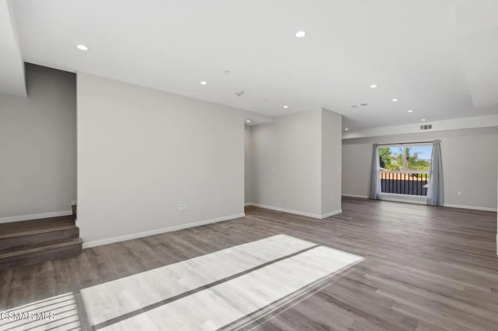 1740 Patricia Avenue #1-6 Simi Valley, CA 93065