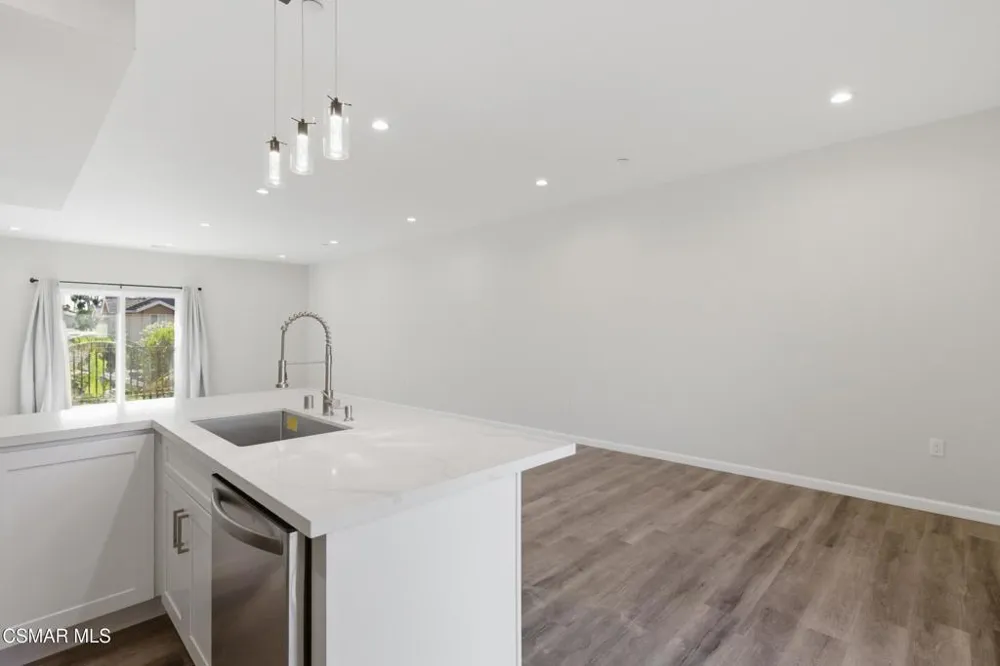 1740 Patricia Avenue #1-6 Simi Valley, CA 93065