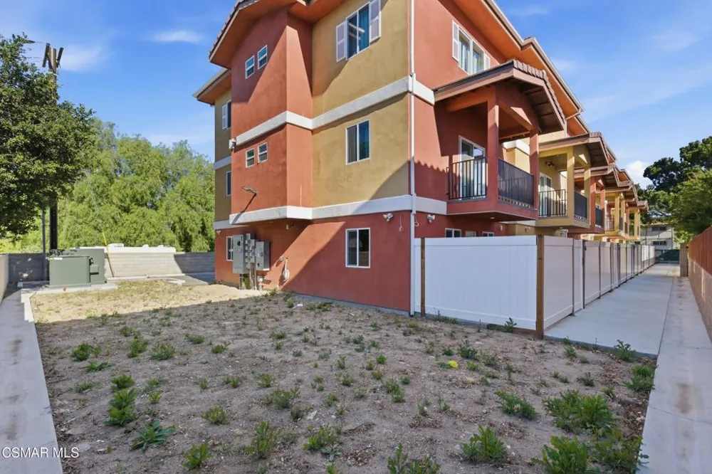 1740 Patricia Avenue #1-6 Simi Valley, CA 93065