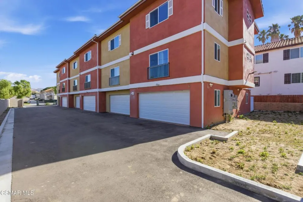 1740 Patricia Avenue #1-6 Simi Valley, CA 93065