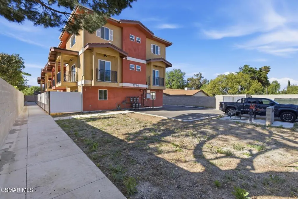1740 Patricia Avenue #1-6 Simi Valley, CA 93065