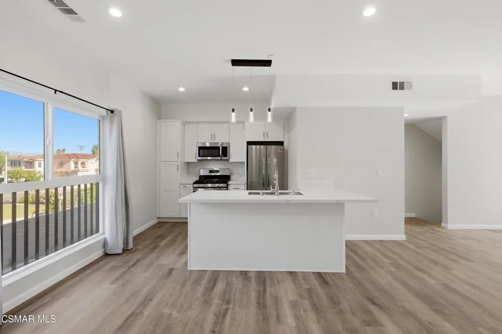 1740 Patricia Avenue #1-6 Simi Valley, CA 93065