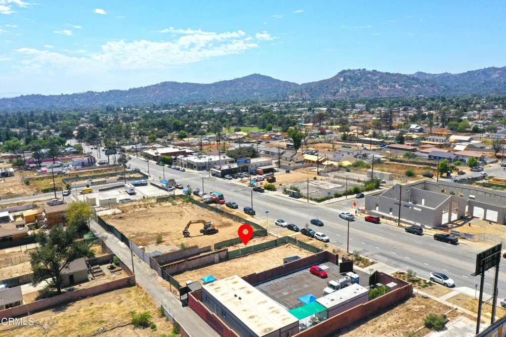 2668 Fair Oaks Avenue Altadena, CA 91001