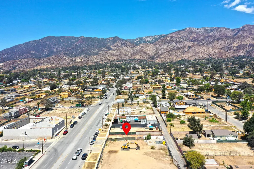 2668 Fair Oaks Avenue Altadena, CA 91001