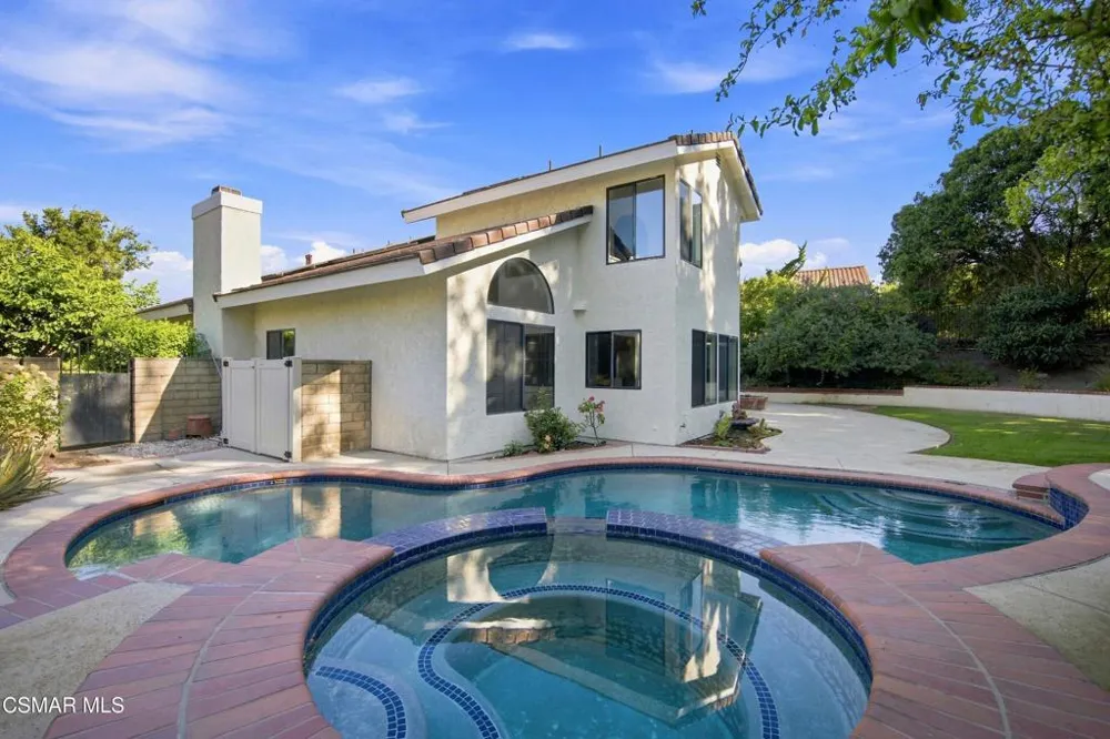2714 Knightsbridge Avenue Thousand Oaks, CA 91362
