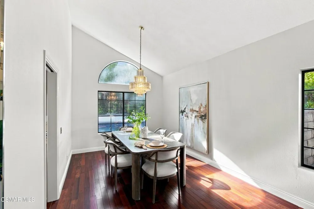 2714 Knightsbridge Avenue Thousand Oaks, CA 91362