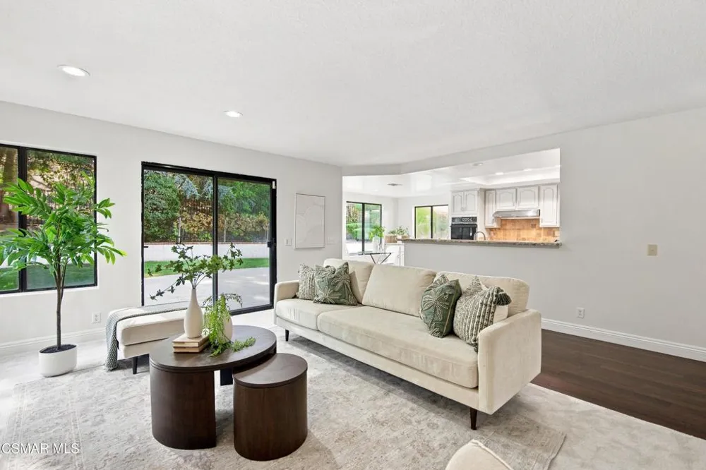 2714 Knightsbridge Avenue Thousand Oaks, CA 91362