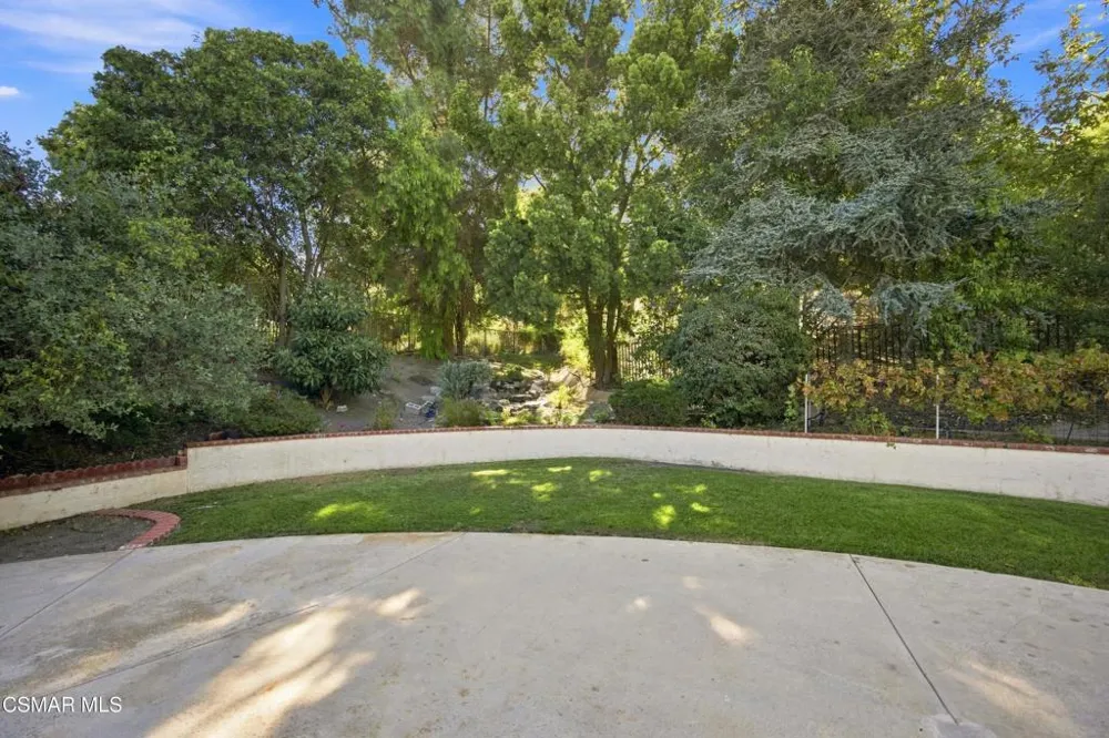 2714 Knightsbridge Avenue Thousand Oaks, CA 91362