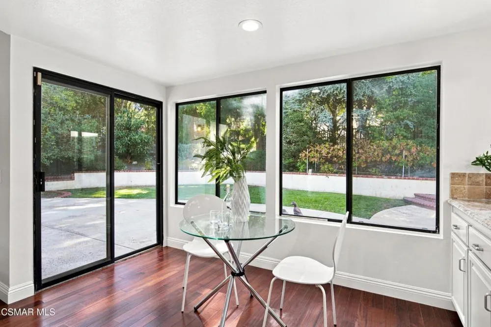 2714 Knightsbridge Avenue Thousand Oaks, CA 91362