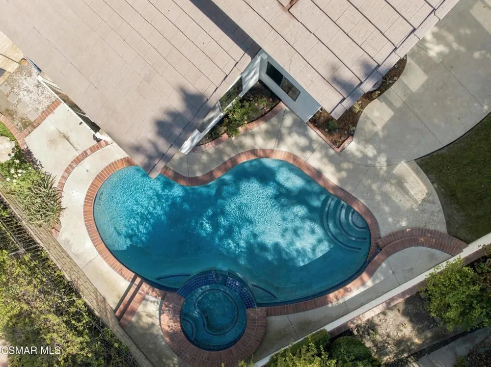 2714 Knightsbridge Avenue Thousand Oaks, CA 91362