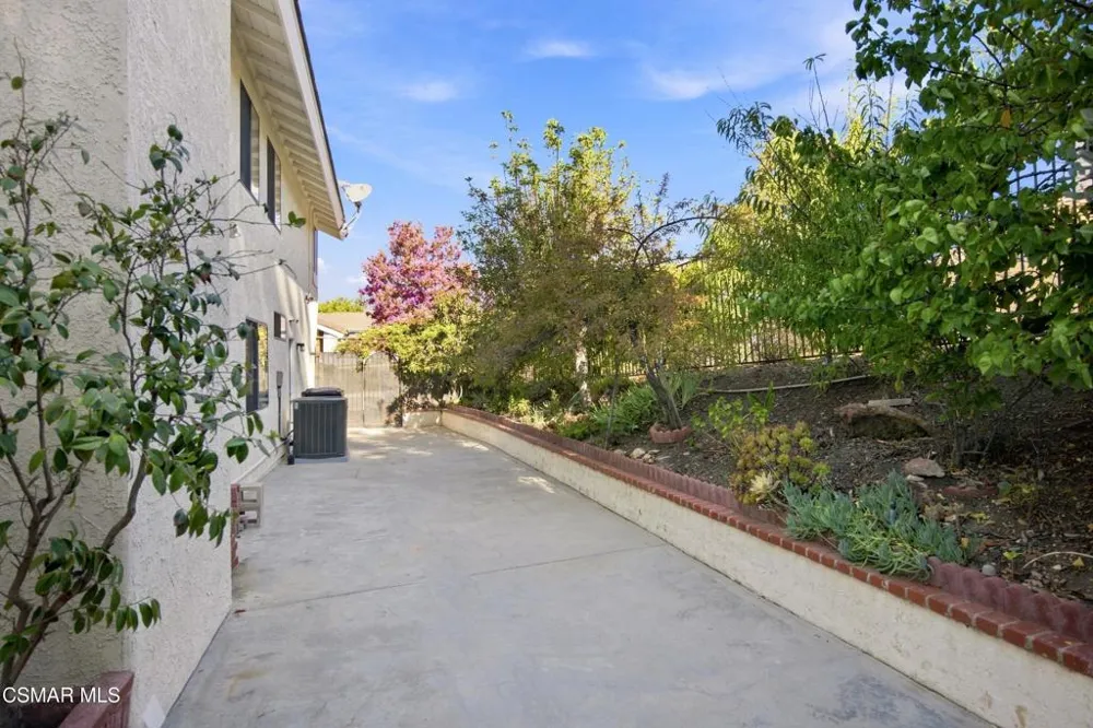 2714 Knightsbridge Avenue Thousand Oaks, CA 91362