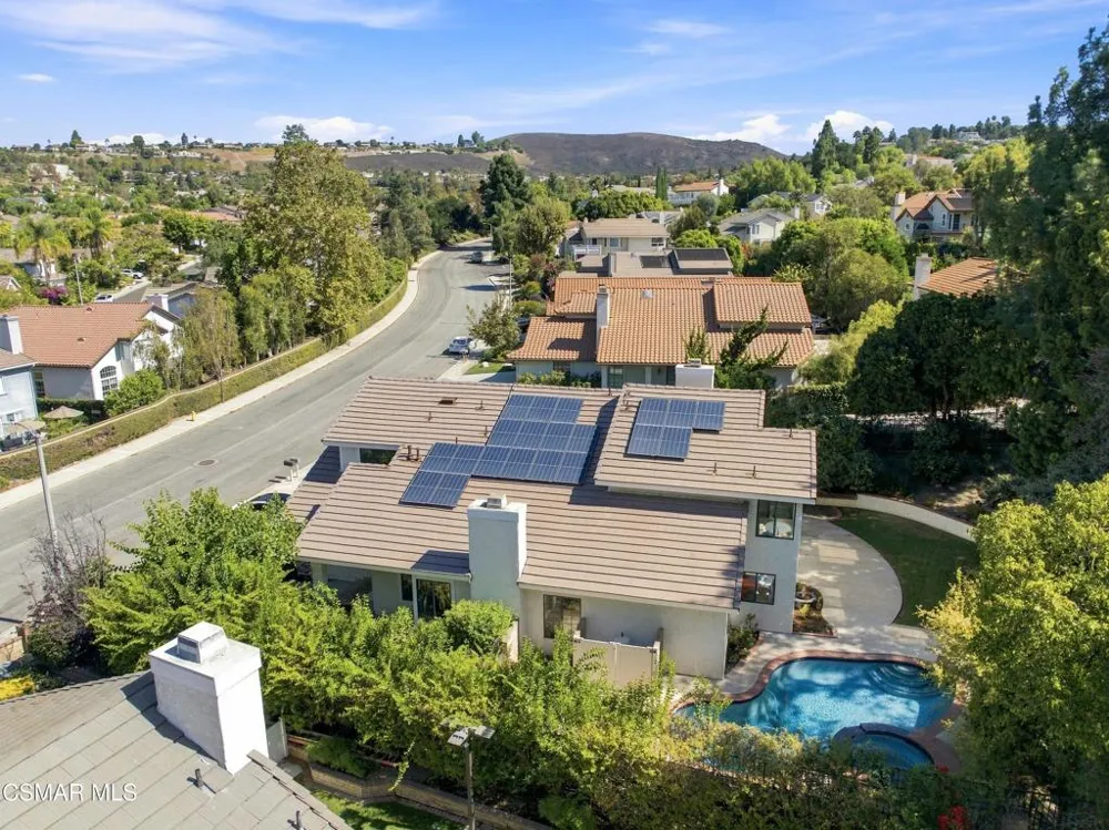 2714 Knightsbridge Avenue Thousand Oaks, CA 91362