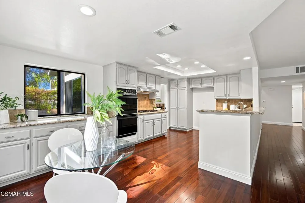 2714 Knightsbridge Avenue Thousand Oaks, CA 91362