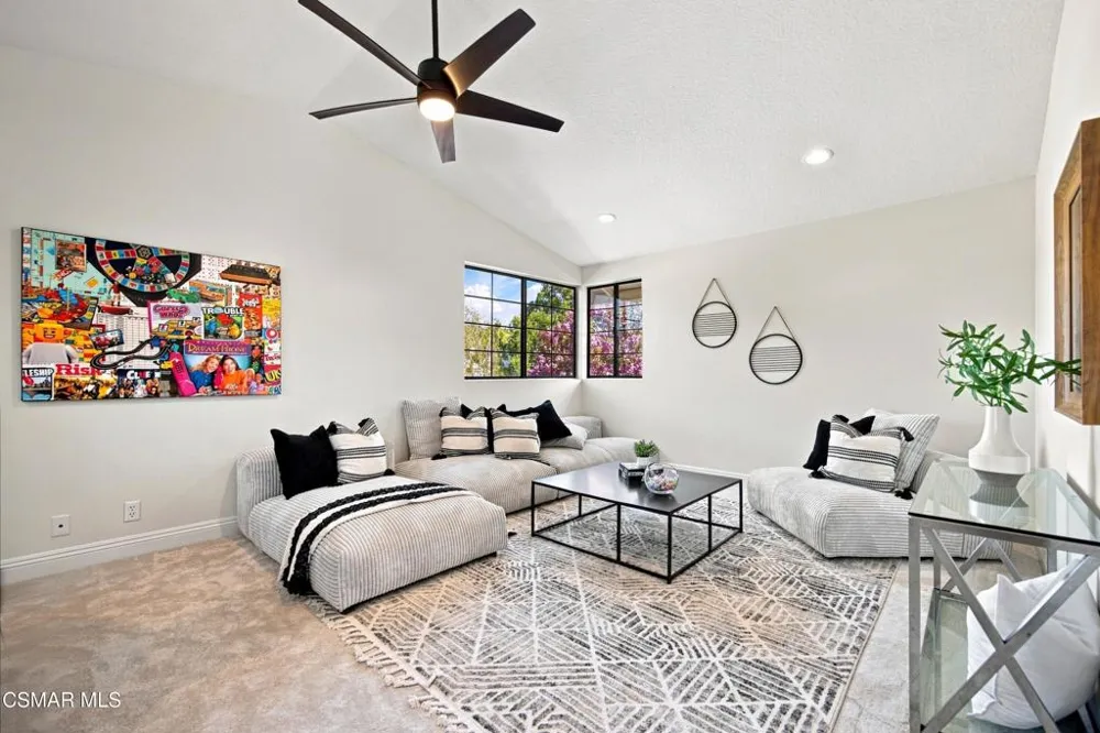 2714 Knightsbridge Avenue Thousand Oaks, CA 91362