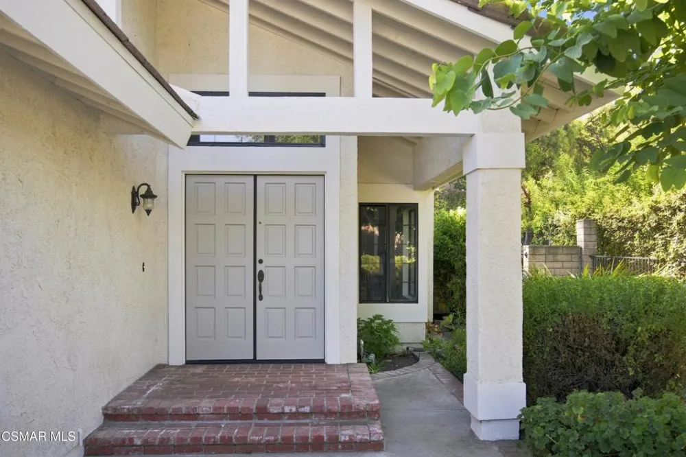 2714 Knightsbridge Avenue Thousand Oaks, CA 91362