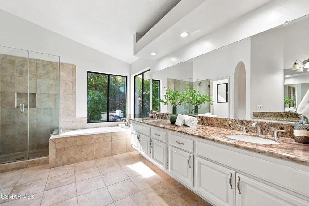 2714 Knightsbridge Avenue Thousand Oaks, CA 91362