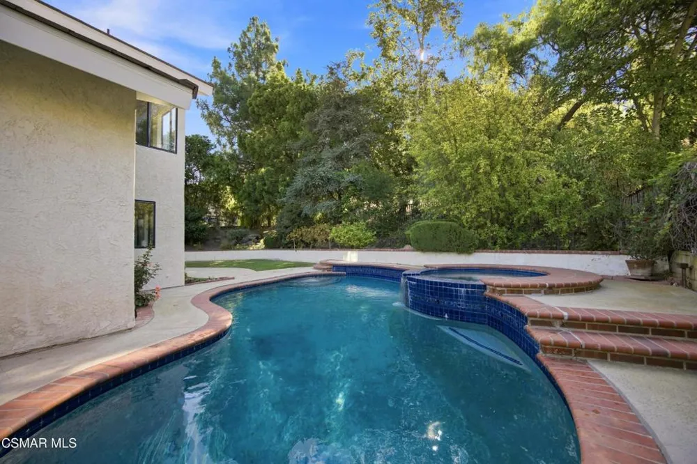 2714 Knightsbridge Avenue Thousand Oaks, CA 91362