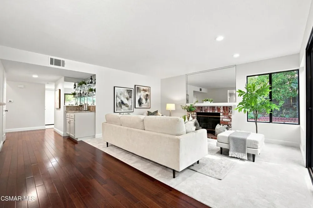 2714 Knightsbridge Avenue Thousand Oaks, CA 91362