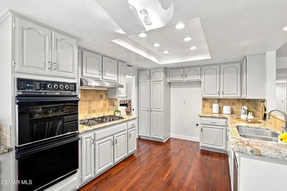 2714 Knightsbridge Avenue Thousand Oaks, CA 91362