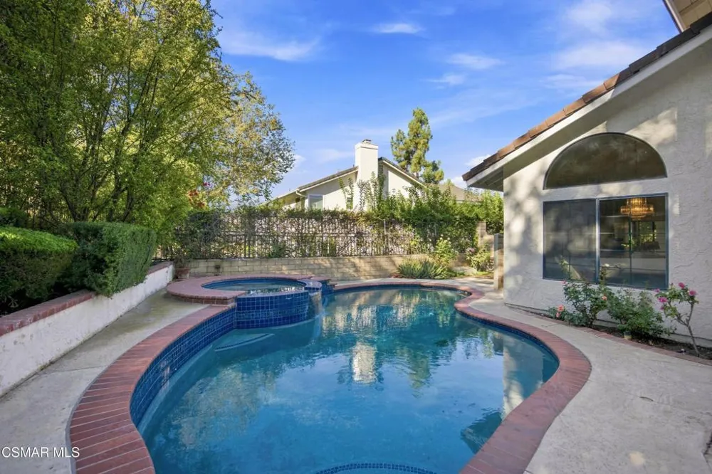 2714 Knightsbridge Avenue Thousand Oaks, CA 91362