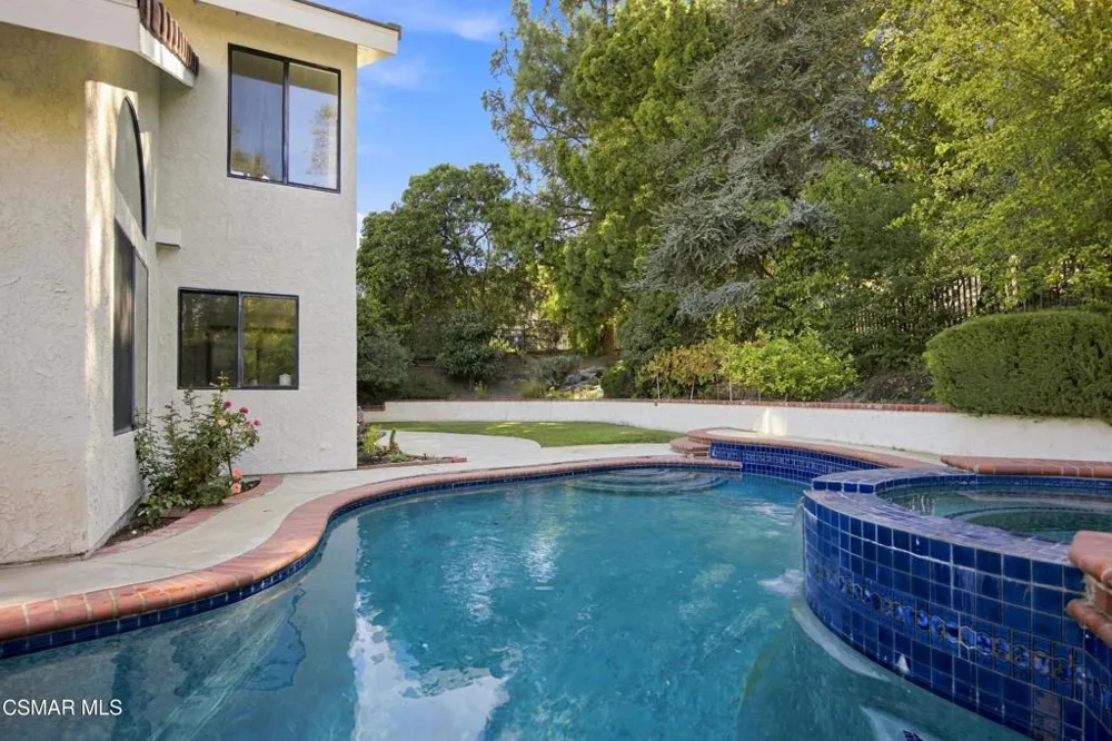 2714 Knightsbridge Avenue Thousand Oaks, CA 91362