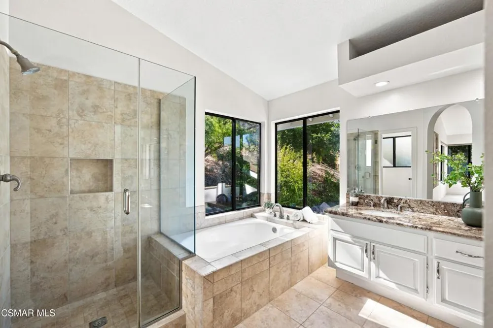 2714 Knightsbridge Avenue Thousand Oaks, CA 91362