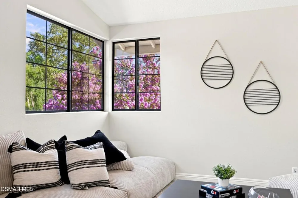 2714 Knightsbridge Avenue Thousand Oaks, CA 91362