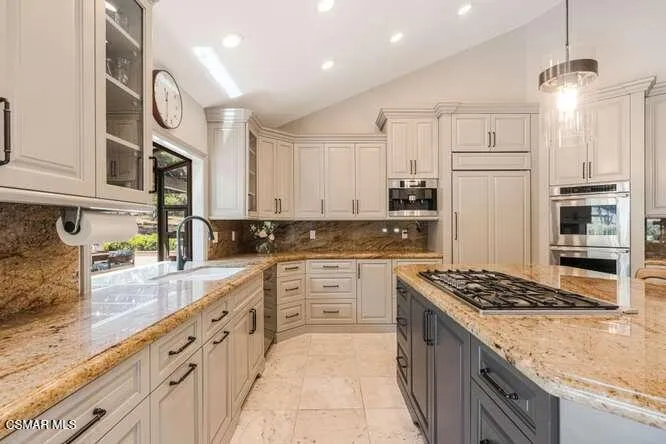 3679 Paseo De Nublado Thousand Oaks, CA 91360