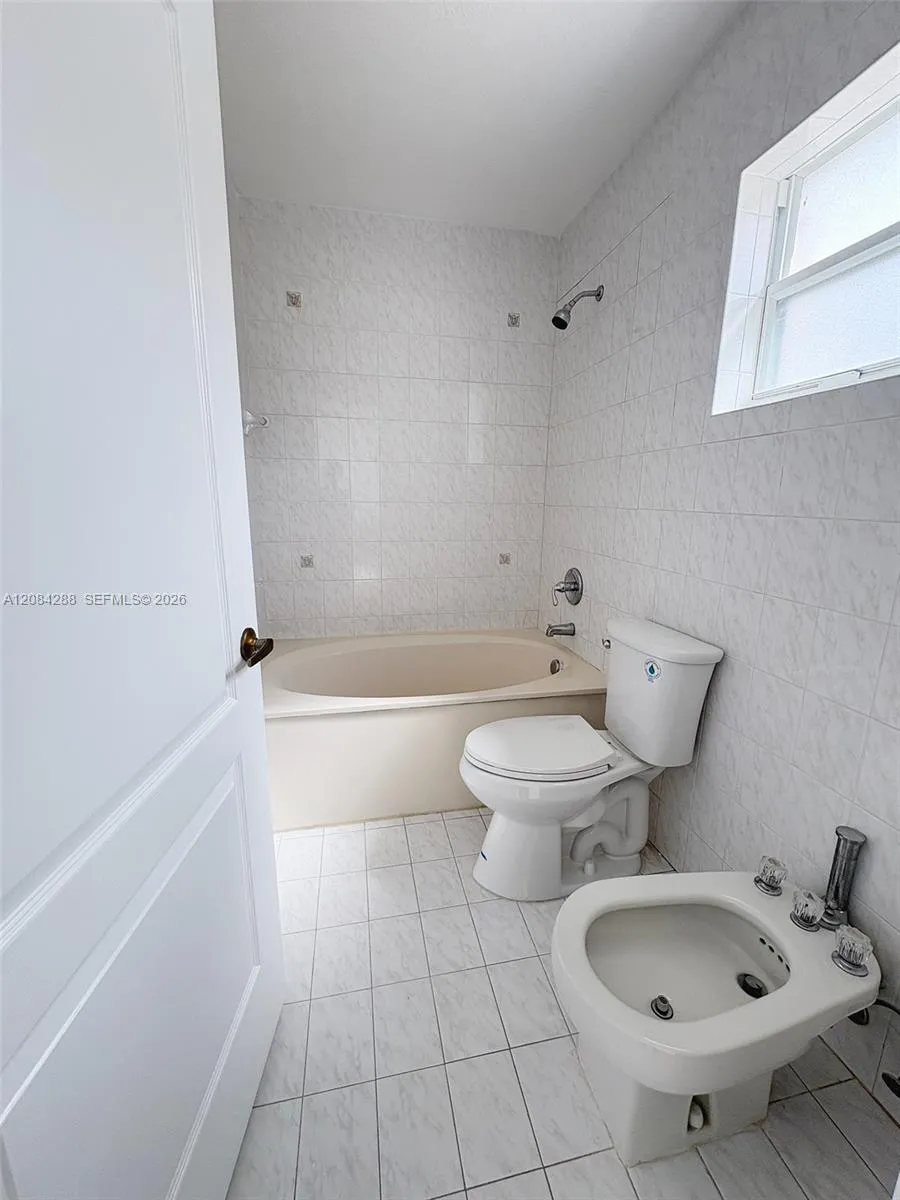 3397 W 72nd Pl Hialeah, FL 33018