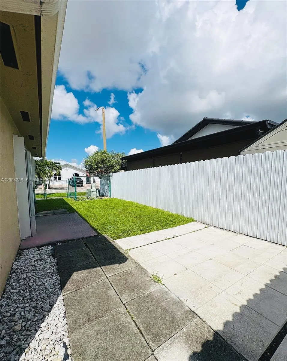 3397 W 72nd Pl Hialeah, FL 33018